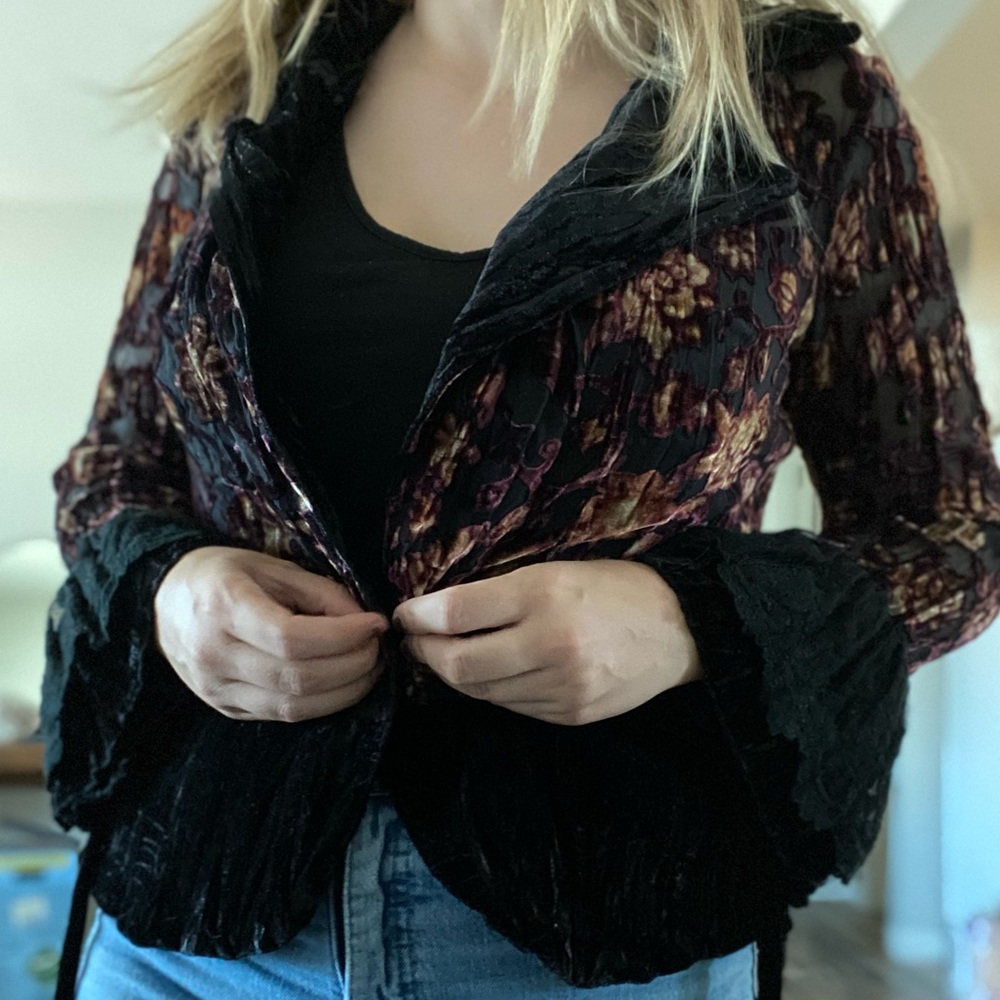 Gorgeous Alberto Makali Cropped Duster Velvet - Picture 7 of 14